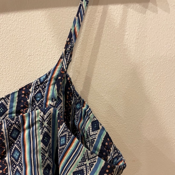 Forever 21 Tribal Top - Picture 4 of 8